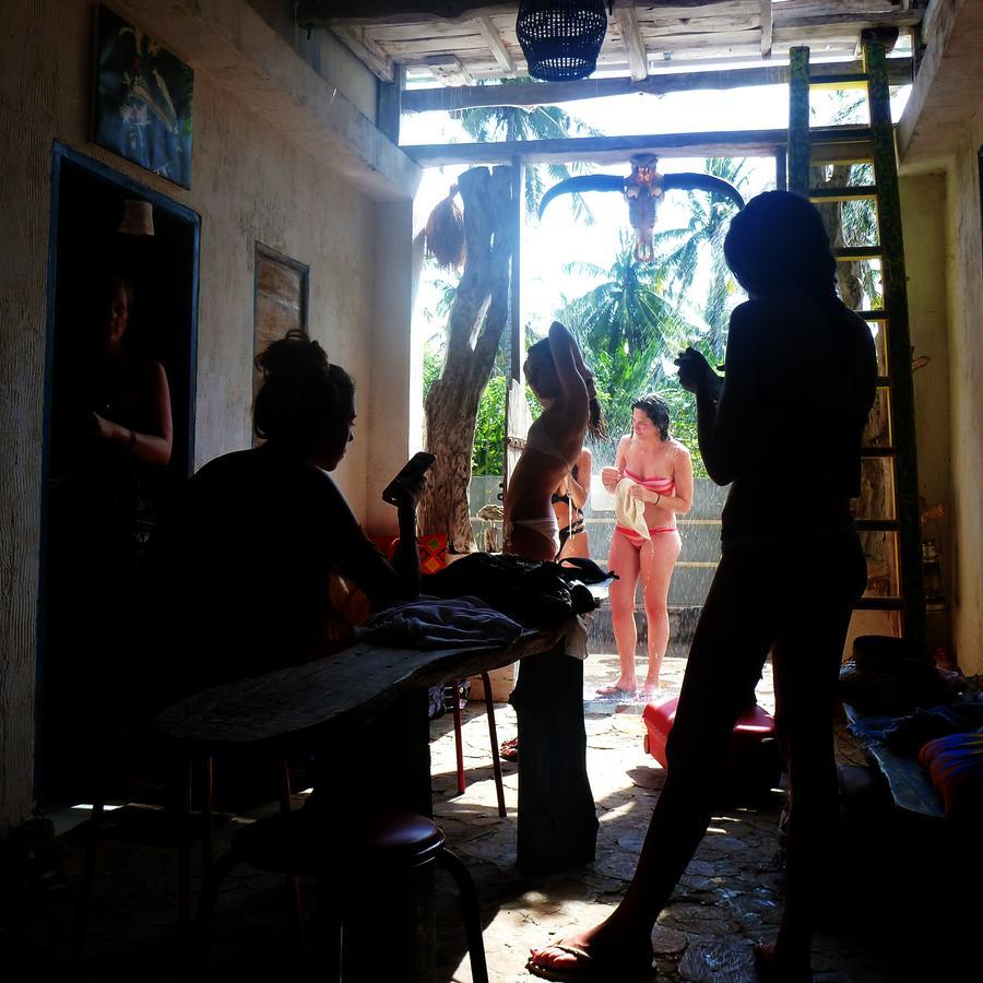 Gipsy Backpackers Vandrehjem Gili Trawangan Eksteriør billede